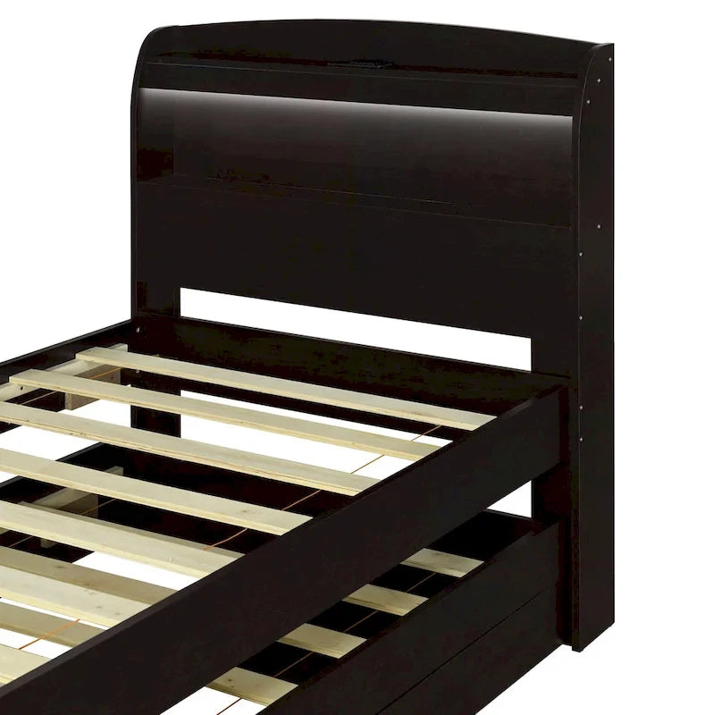 Letto a piattaforma con testiera LED e cassetti
