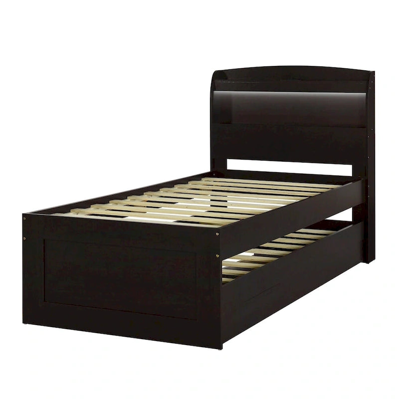 Letto a piattaforma con testiera LED e cassetti