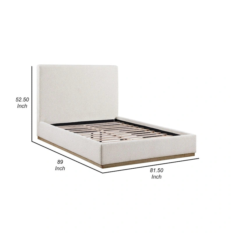 Letto king size, testiera imbottita a pannelli, base con zoccolo dorato