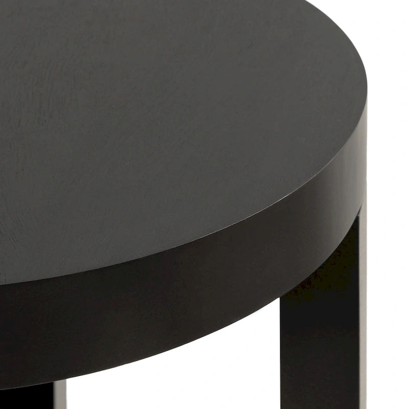 Tavolino rotondo in legno in stile minimalista